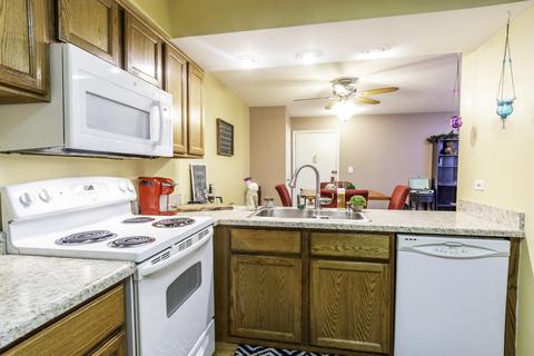 1906 Plum Grove Rd #1C, Rolling Meadows, IL 60008 photo 5