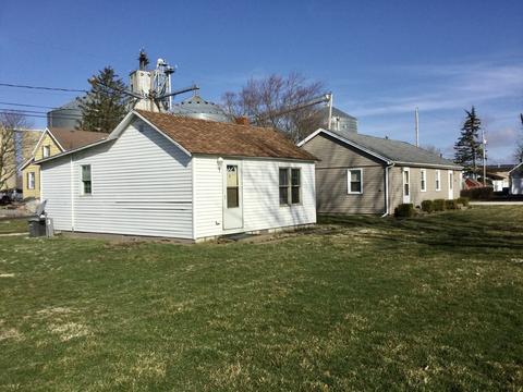 103 Eads St, Thomasboro, IL 61878 photo 4