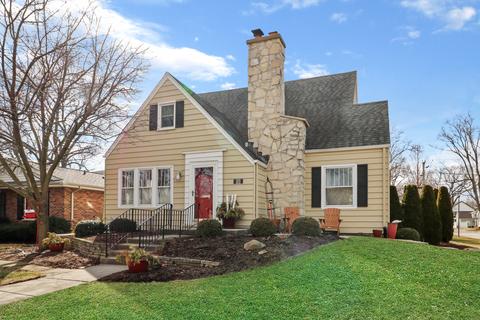 674 S Spring Rd, Elmhurst, IL 60126 photo 2
