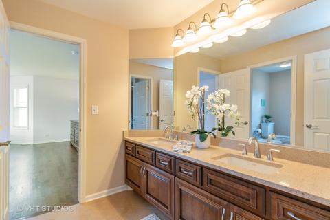 998 Reading St, Bartlett, IL 60103 photo 25