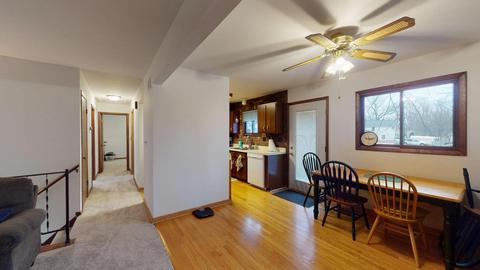 5016 Roberts Rd, Mchenry, IL 60051 photo 6
