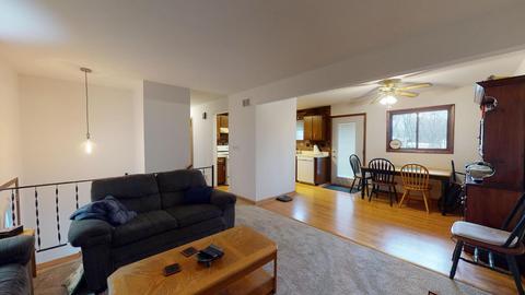 5016 Roberts Rd, Mchenry, IL 60051 photo 5