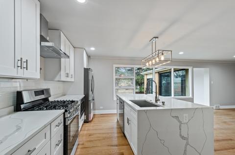 5253 W Devon Ave, Chicago, IL 60646 photo 9