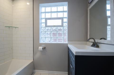 5253 W Devon Ave, Chicago, IL 60646 photo 28