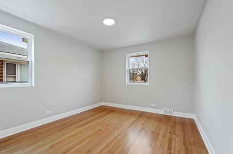 5253 W Devon Ave, Chicago, IL 60646 photo 15
