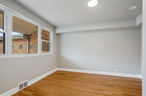 5253 W Devon Ave, Chicago, IL 60646 photo 11
