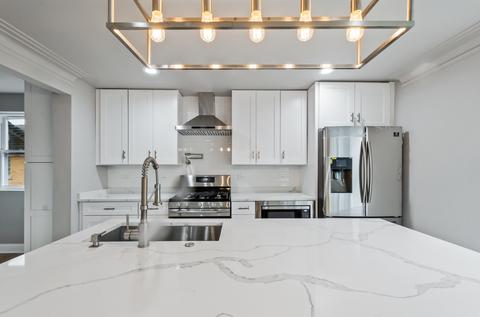 5253 W Devon Ave, Chicago, IL 60646 photo 4