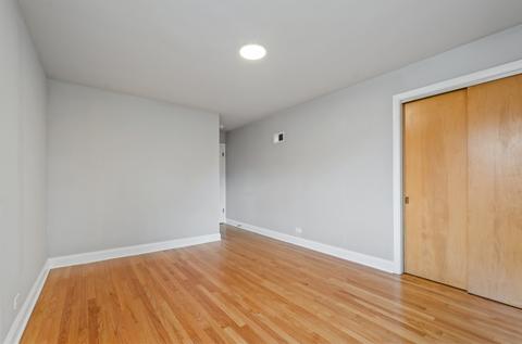 5253 W Devon Ave, Chicago, IL 60646 photo 12