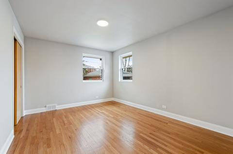 5253 W Devon Ave, Chicago, IL 60646 photo 13