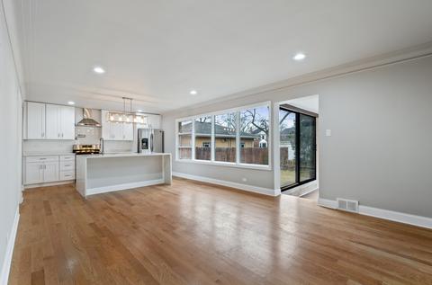 5253 W Devon Ave, Chicago, IL 60646 photo 8