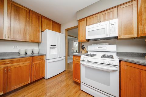 2335 Richmond Dr, Wheaton, IL 60189 photo 7
