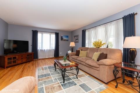 3906 Grand Ave, Mchenry, IL 60050 photo 2