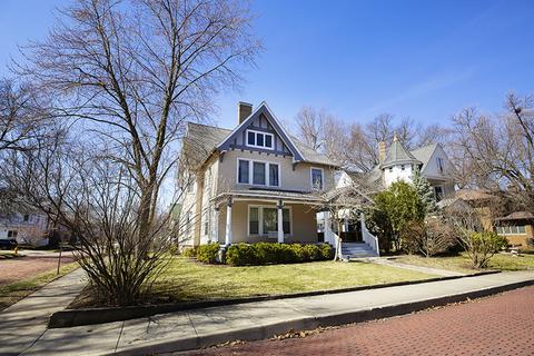 24 Whites Pl, Bloomington, IL 61701 photo 2