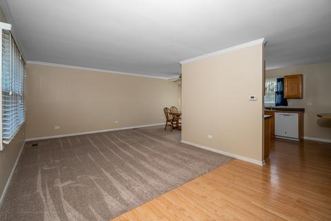 143 S Elroy Ave, Bartlett, IL 60103 photo 3