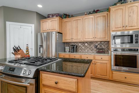 13265 Lakepoint Dr, Plainfield, IL 60585 photo 14