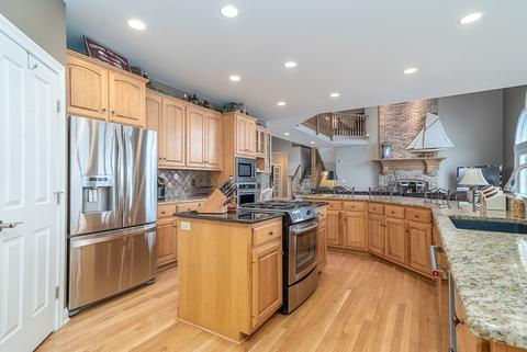 13265 Lakepoint Dr, Plainfield, IL 60585 photo 15