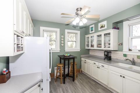 321 N Worth Ave, Elgin, IL 60123 photo 9