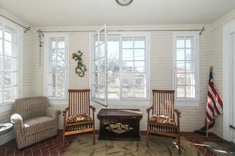 321 N Worth Ave, Elgin, IL 60123 photo 4