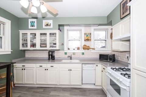 321 N Worth Ave, Elgin, IL 60123 photo 10