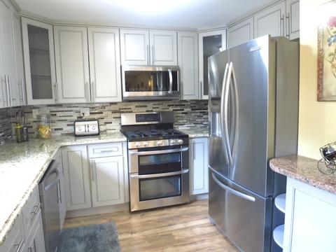8809 Robin Dr, Des Plaines, IL 60016 photo 10