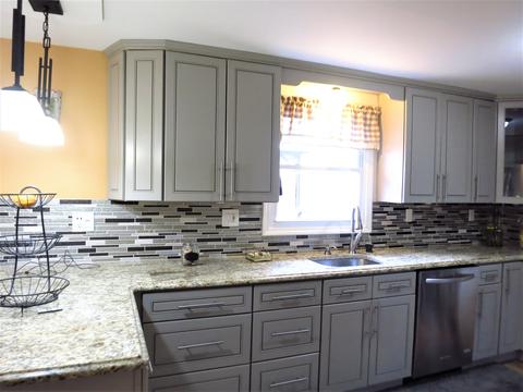 8809 Robin Dr, Des Plaines, IL 60016 photo 11