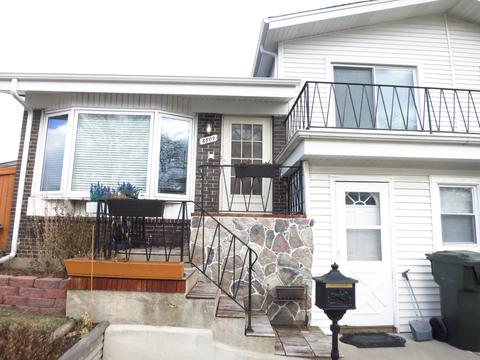 8809 Robin Dr, Des Plaines, IL 60016 photo 2