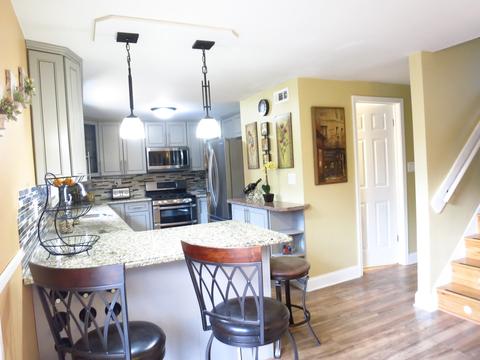 8809 Robin Dr, Des Plaines, IL 60016 photo 8