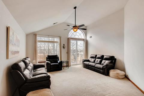 1729 Fairfax Cir #B2, Bartlett, IL 60103 photo 2