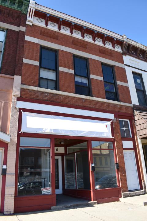 6 N State St, Elgin, IL 60123 photo 3