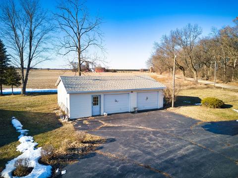 8415 Norris Ln, Capron, IL 61012 photo 23