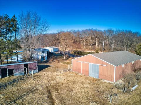 8415 Norris Ln, Capron, IL 61012 photo 3