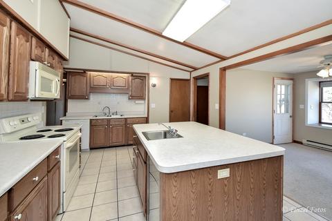8415 Norris Ln, Capron, IL 61012 photo 6