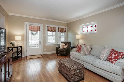 906 Webster Ave, Wheaton, IL 60187 photo 3