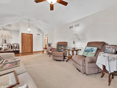 835 Faith Ln, Bartlett, IL 60103 photo 4