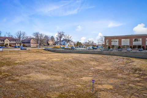 2075 Larkin Ave, Elgin, IL 60123 photo 4