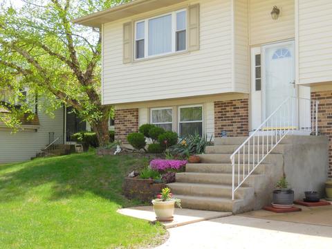 1215 Freeman Rd, Hoffman Estates, IL 60192 photo 2