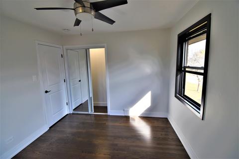 135 Iris Rd, Darien, IL 60561 photo 13