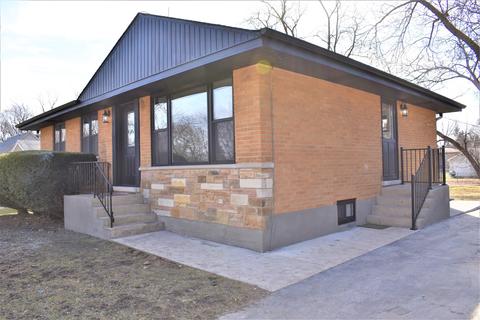 135 Iris Rd, Darien, IL 60561 photo 1