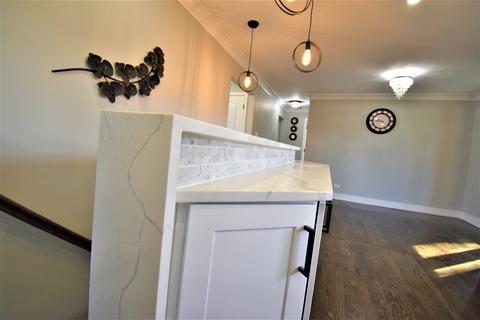 135 Iris Rd, Darien, IL 60561 photo 7