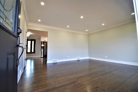 135 Iris Rd, Darien, IL 60561 photo 3