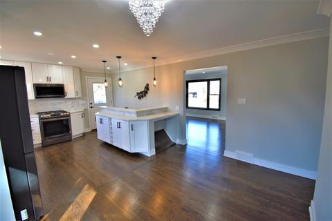 135 Iris Rd, Darien, IL 60561 photo 6
