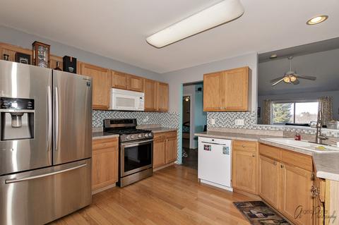 5414 Glenbrook Trl, Mchenry, IL 60050 photo 4