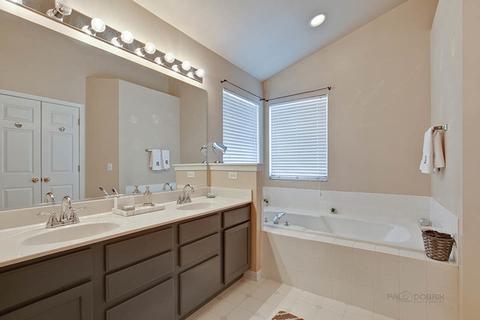 2630 Constitution Dr, Lindenhurst, IL 60046 photo 21