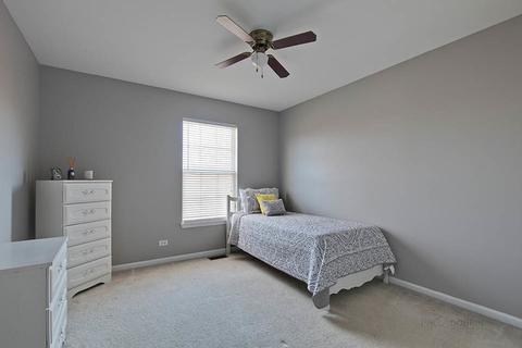 2630 Constitution Dr, Lindenhurst, IL 60046 photo 24