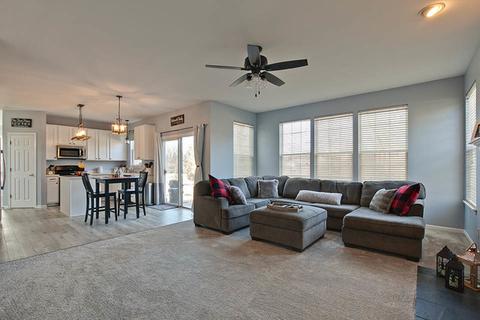 2630 Constitution Dr, Lindenhurst, IL 60046 photo 8