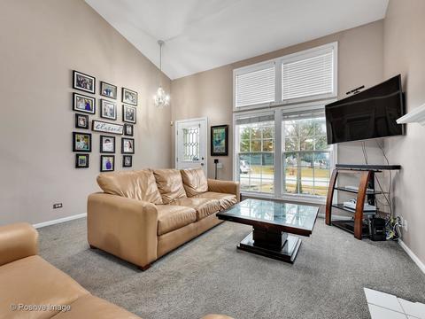4650 N Sapphire Dr N, Hoffman Estates, IL 60192 photo 3
