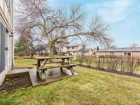 4650 N Sapphire Dr N, Hoffman Estates, IL 60192 photo 15