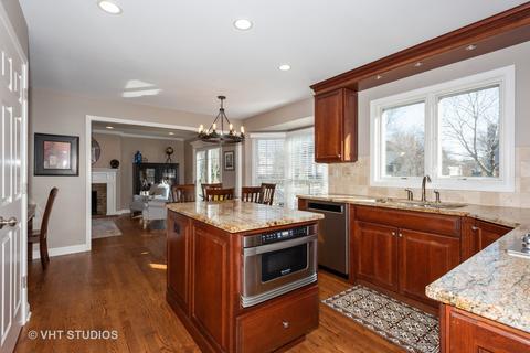 2031 Burnham Pl, Wheaton, IL 60189 photo 3