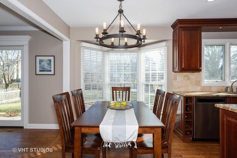 2031 Burnham Pl, Wheaton, IL 60189 photo 6