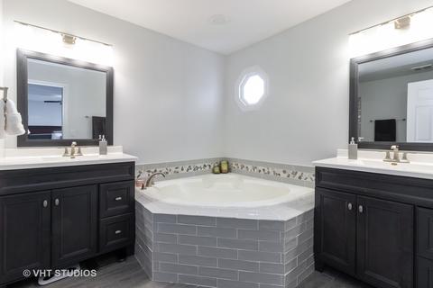 970 Old Oak Cir, Algonquin, IL 60102 photo 10